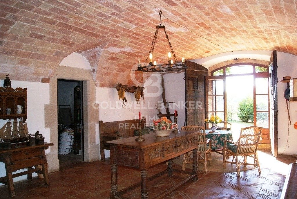 Exclusive masia for sale located near La Bisbal d'Empordà