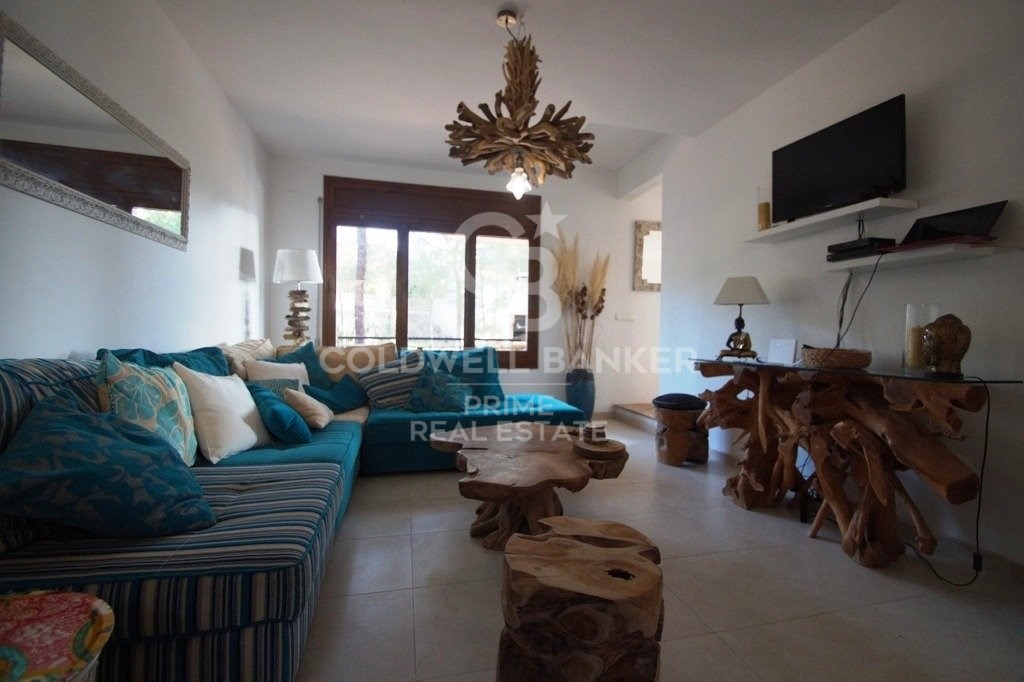 For sale detached house just 80 meters from the beach of Pals