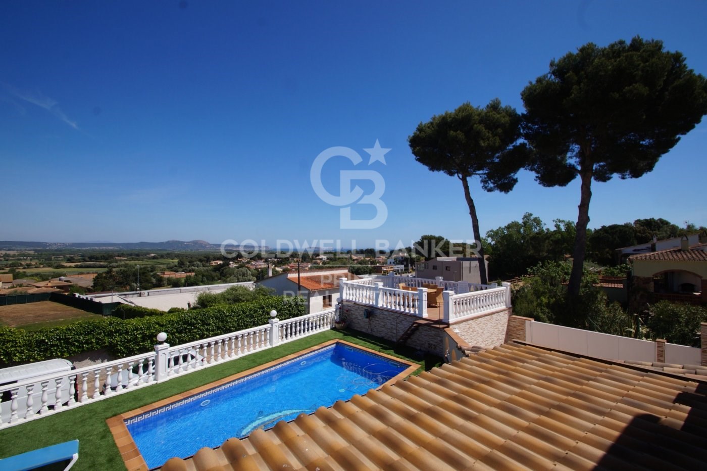 Impeccable semi-detached house with panoramic views of the sea and the valley in Pals