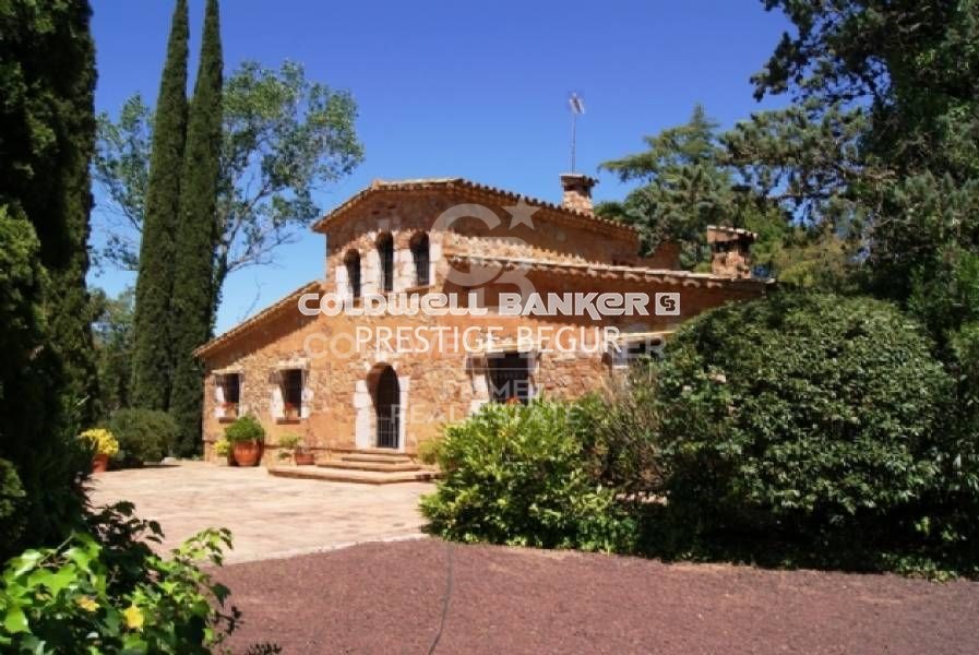 Exclusiva Villa en venta situada en el término municipal de Caldes de Malavella
