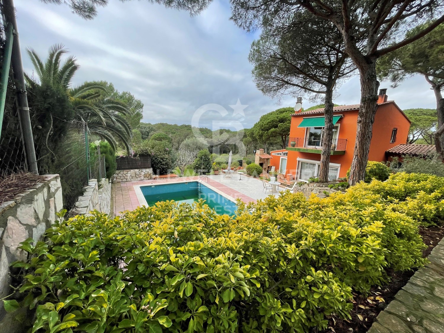 En venta casa unifamiliar con jardín y piscina en Calella de Palafrugell, Costa Brava