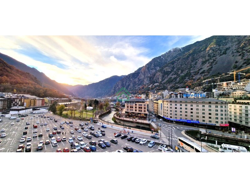 Piso en venta en Andorra la Vella, 3 habitaciones, 125 metros