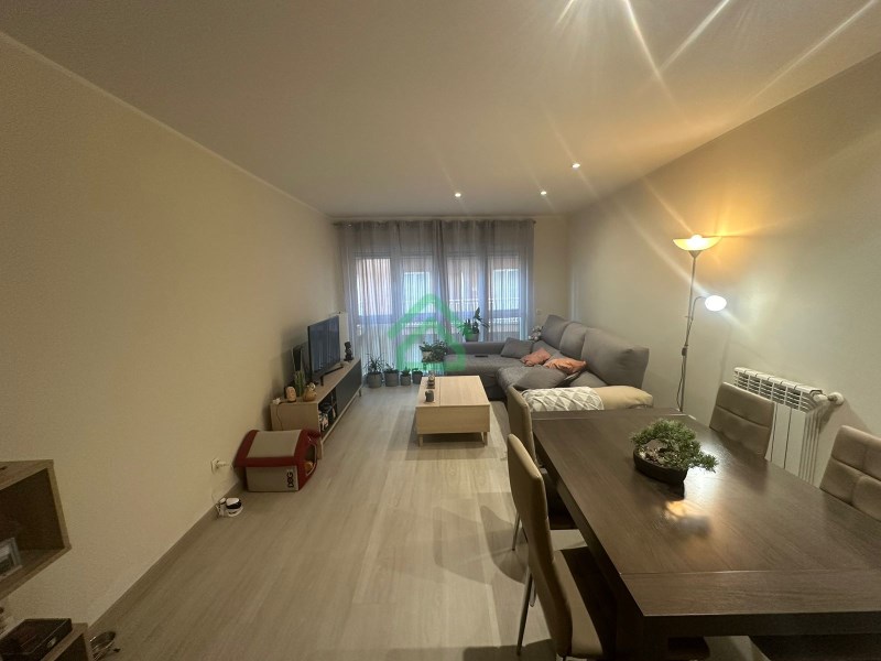 Piso en venta en Santa Coloma, 2 habitaciones, 74 metros