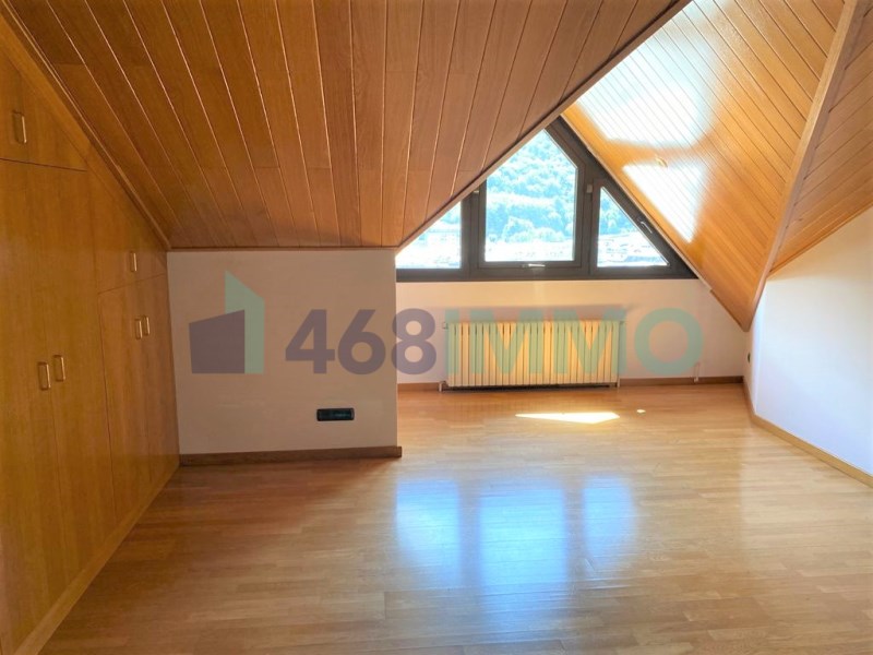 Ático en venta en Escaldes Engordany, 5 habitaciones, 263 metros