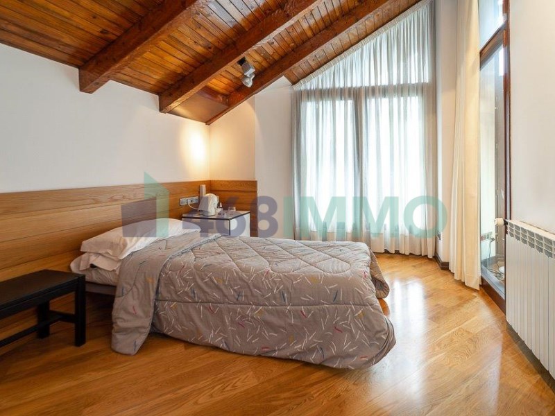 Piso en venta en Ordino, 4 habitaciones, 224 metros