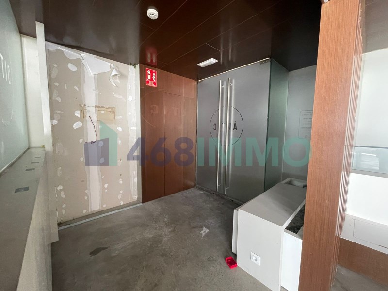 Local comercial de alquiler en Escaldes Engordany, 156 metros